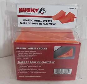 38511 Husky Towing Products Plastic Wheel Chocks Orange 2 Pack #38511 New In