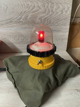Sb-503-1 Julian A. Mcdermott Emergency Beacon Light Red/blue/green/yellow With Sandbag Mount