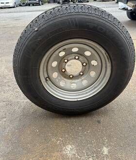 1108758 Tredit Pn Boat Trailer Tire Rainier St St225/75r15 With Rim 2540lbs