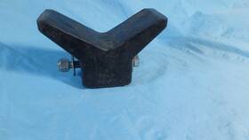 6y331 Yates Y-style Bow Stop For Boat Trailers - Heavy-duty Rubber 6 1/2 Inch Wide New